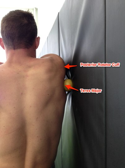 Self-myofascial-release-teres-major-1